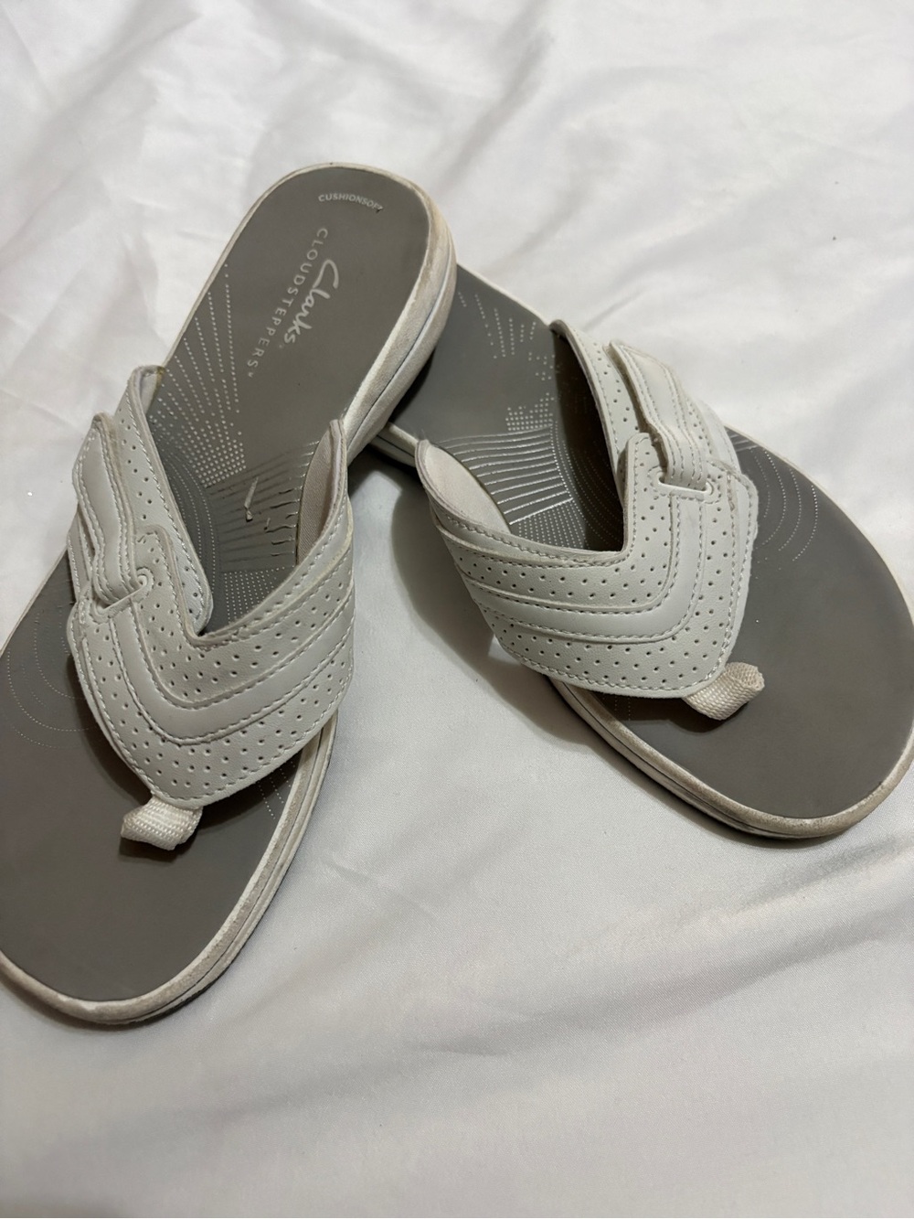 Clarks White and Gray Perforated Thong Sandals